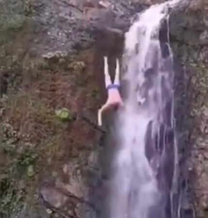 男子从9米高瀑布跳进水中,下一秒水面浮现一片红色现场骇人