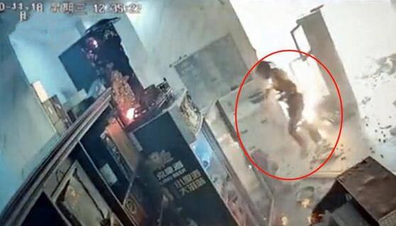 湖南餐馆爆炸画面曝光,34人被炸伤