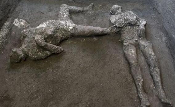2000年前死于火山喷发遗骸被发现