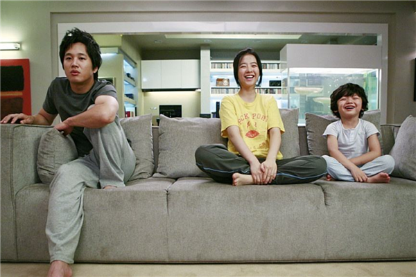 让你笑出声的6部韩国喜剧电影: 奇怪的她上榜极限职业第一