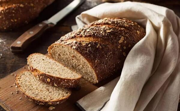减肥为什么吃全麦面包 增加饱腹感控制饮食的摄入量