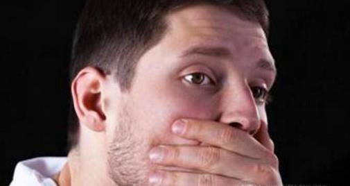 生活中导致很多人出现口臭的原因有哪些？