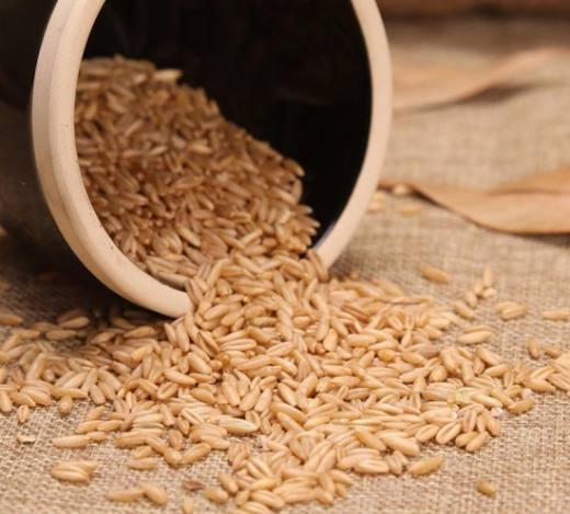燕麦米的做法,一般人均可食用燕麦 特别适合于中老年人