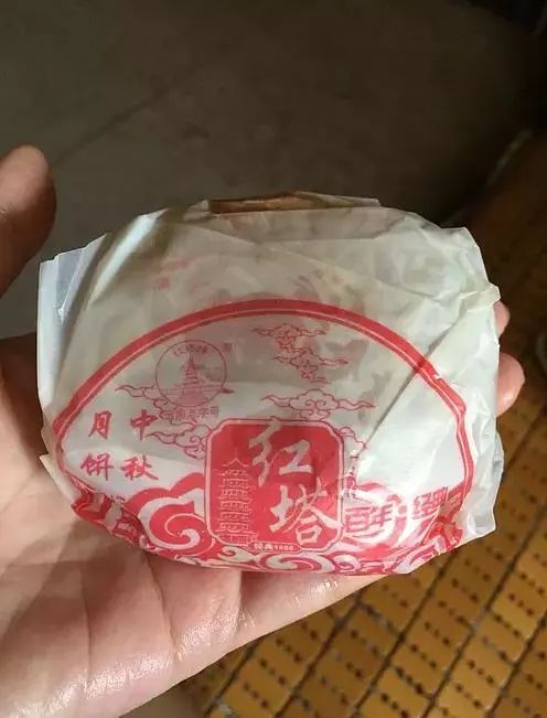 云南月饼哪个最出名（云南有名的云腿月饼是哪家）