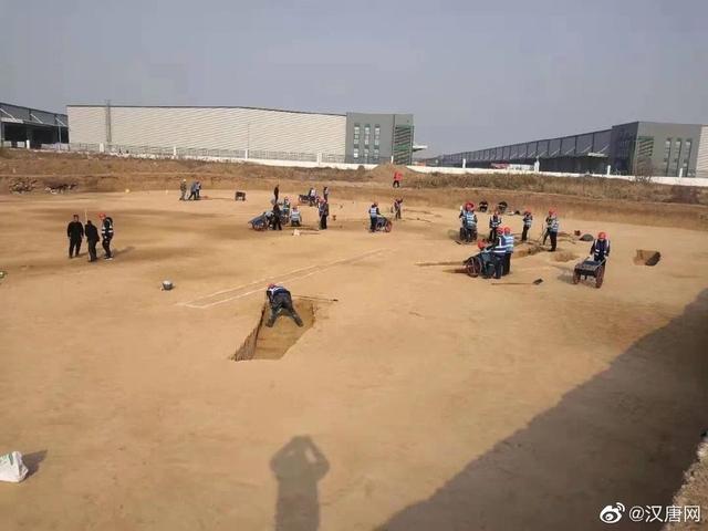 西安咸阳机场扩建发现3500余座古墓