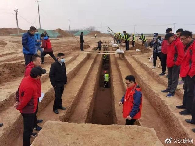 西安咸阳机场扩建发现3500余座古墓