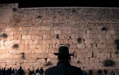 耶路撒冷哭墙流泪事件之谜 哭墙真的会流泪吗自然现象