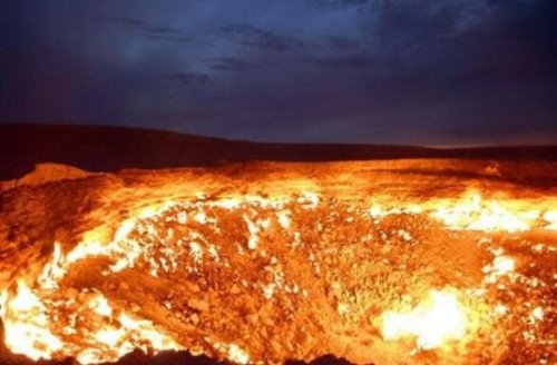 土库曼斯坦地狱之门 达瓦札大火燃烧47年无法熄灭