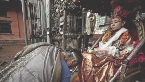尼泊尔活女神选拔条件苛刻 必须有超出常人的冷静和大胆才行