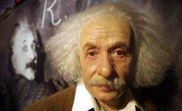 爱因斯坦死前说了什么？？临死前秘密曝光