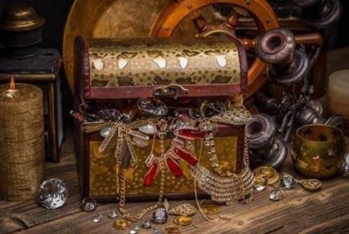 揭秘大清国神秘宝藏之谜 众人奋力挖金银竟收获铜钱