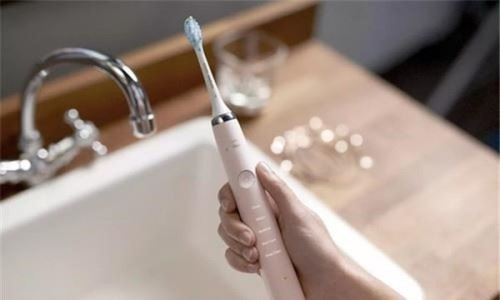 牙刷上的黑渍怎么清除 涂抹醋或牙膏环境潮湿导致