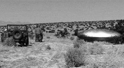 1947年飞碟坠毁事件 外星人惨死美国秘密解剖外星人