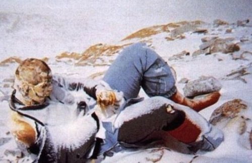 珠穆朗玛峰上有多少死尸 有近300人死在那座美丽又危险的雪山上