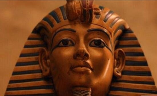 揭秘古埃及法老巨石头像 重1吨的美西斯二世石像罕见
