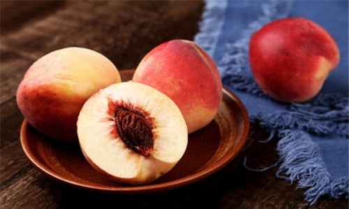 香焦和桃子能一起吃吗？切记不要食用过多易消化不良