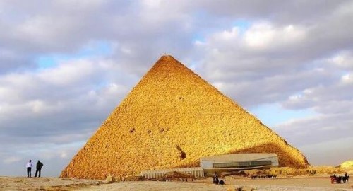 金字塔和帝王谷的异同 都是埃及法老的陵墓/法老所处年代不同
