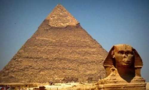 金字塔和帝王谷的异同 都是埃及法老的陵墓/法老所处年代不同
