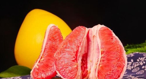 孕妇能吃红柚子吗？可以吃/吃了促进胎儿发育不宜多吃