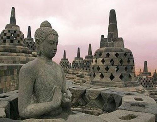 印尼千年佛坛之谜 千年不朽至今无人能懂