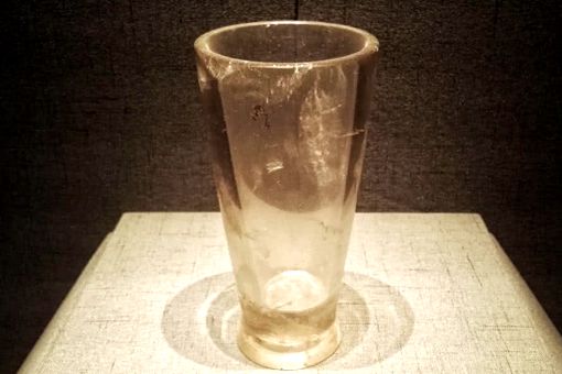 玻璃有多少年的历史了 最早的玻璃是谁发明的