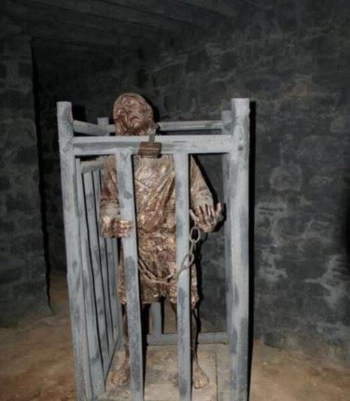布达拉宫雪监狱 各种残酷刑罚折磨得人生不如死地狱