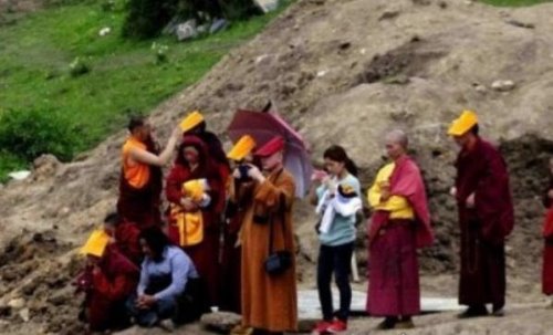 揭西藏起尸现象之谜 与藏族天葬习俗有着密切联系