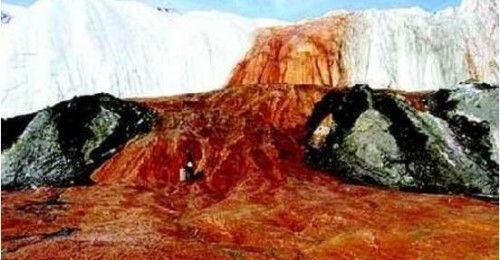 世界上最血腥的瀑布 血瀑布(大地被撕裂伤口血流成河)